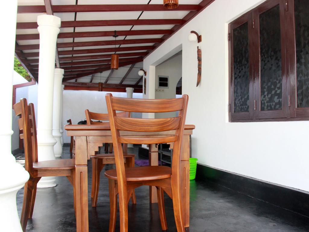 Sooriya Sewana Guest House Banduramulla Bagian luar foto