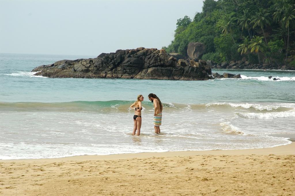 Sooriya Sewana Guest House Banduramulla Bagian luar foto