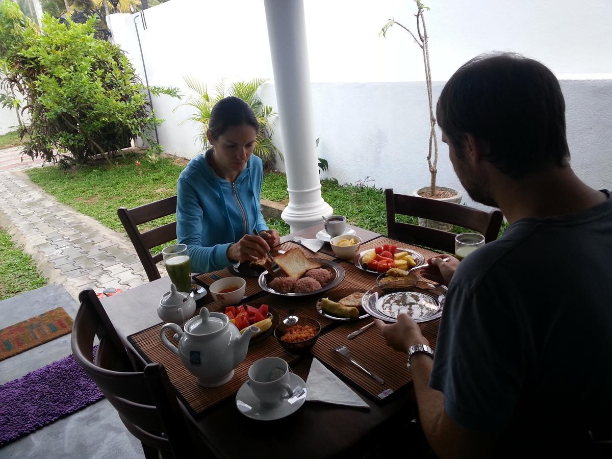 Sooriya Sewana Guest House Banduramulla Bagian luar foto